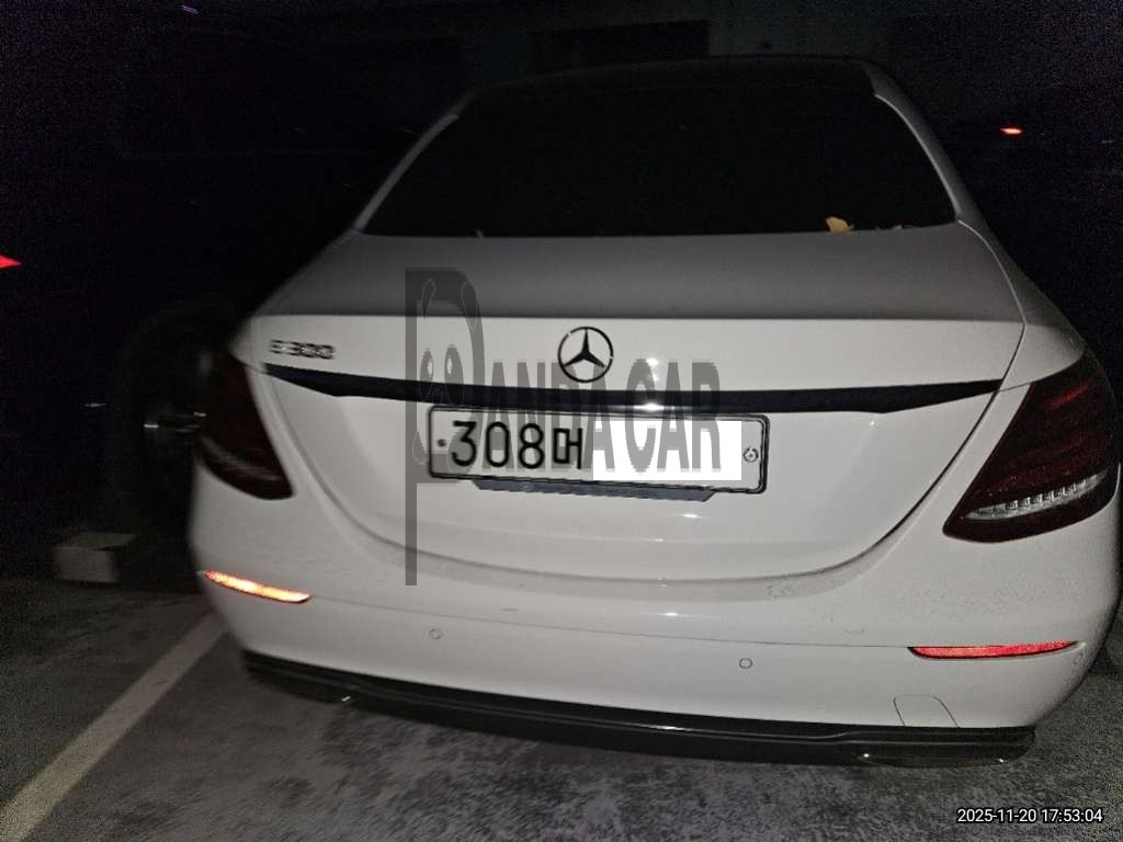 2019 Mercedes-Benz E300, photograph 3
