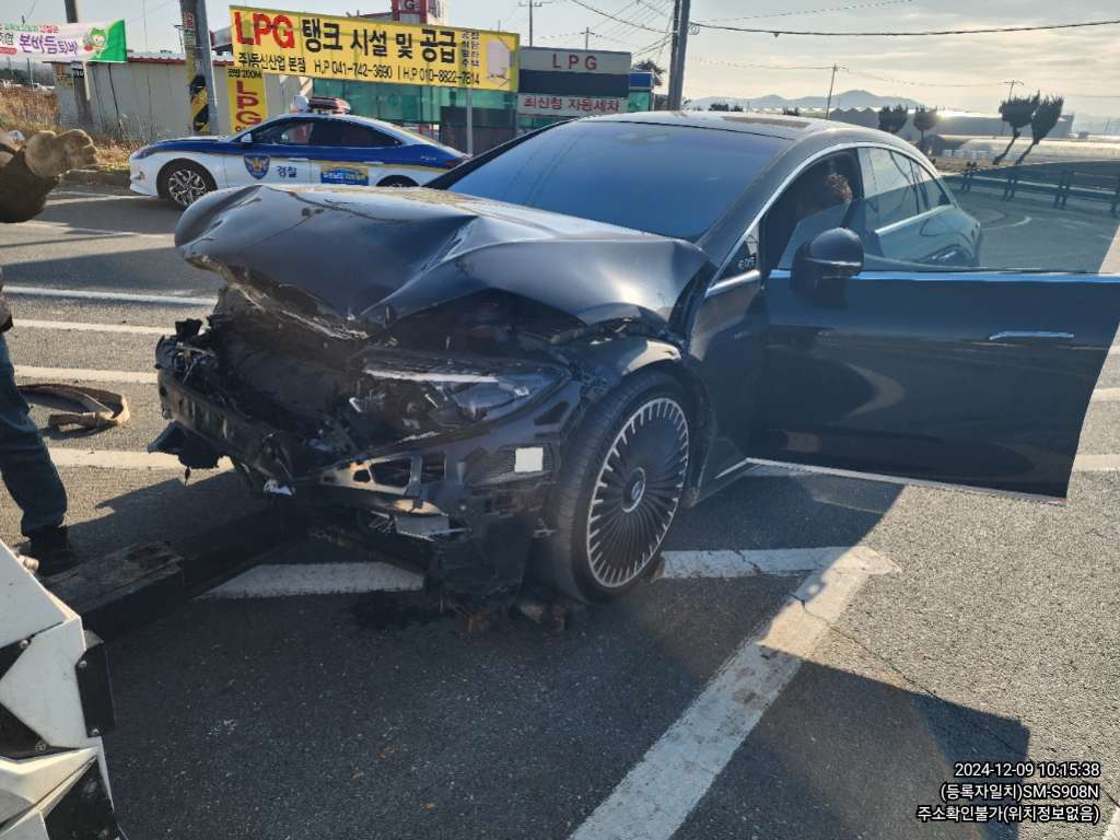 2022 Mercedes-AMG EQS53 4MATIC +, photograph 2