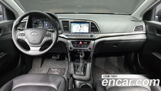 Hyundai AVANTE 1.6 e-VGT Style — photo 1 of 20