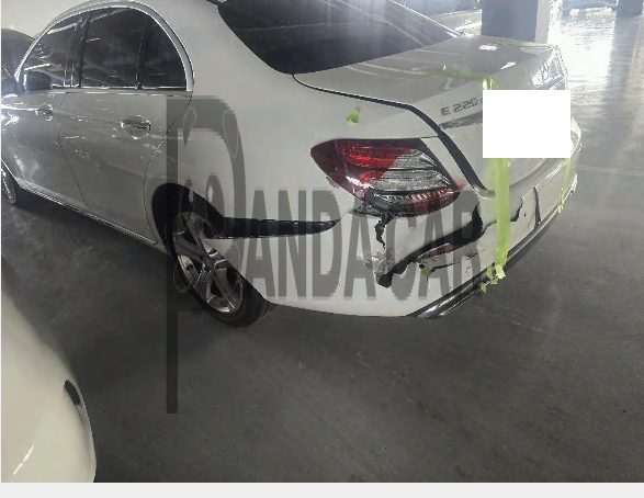 2017 Mercedes-Benz E220 d, photograph 3