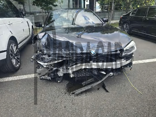 2019 BMW 530i xDrive M Sport Package Plus, photograph 2