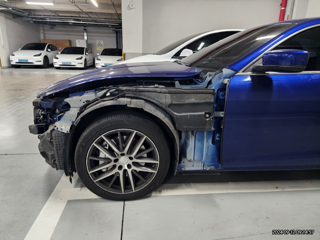 2016 Maserati Ghibli Diesel, photograph 3