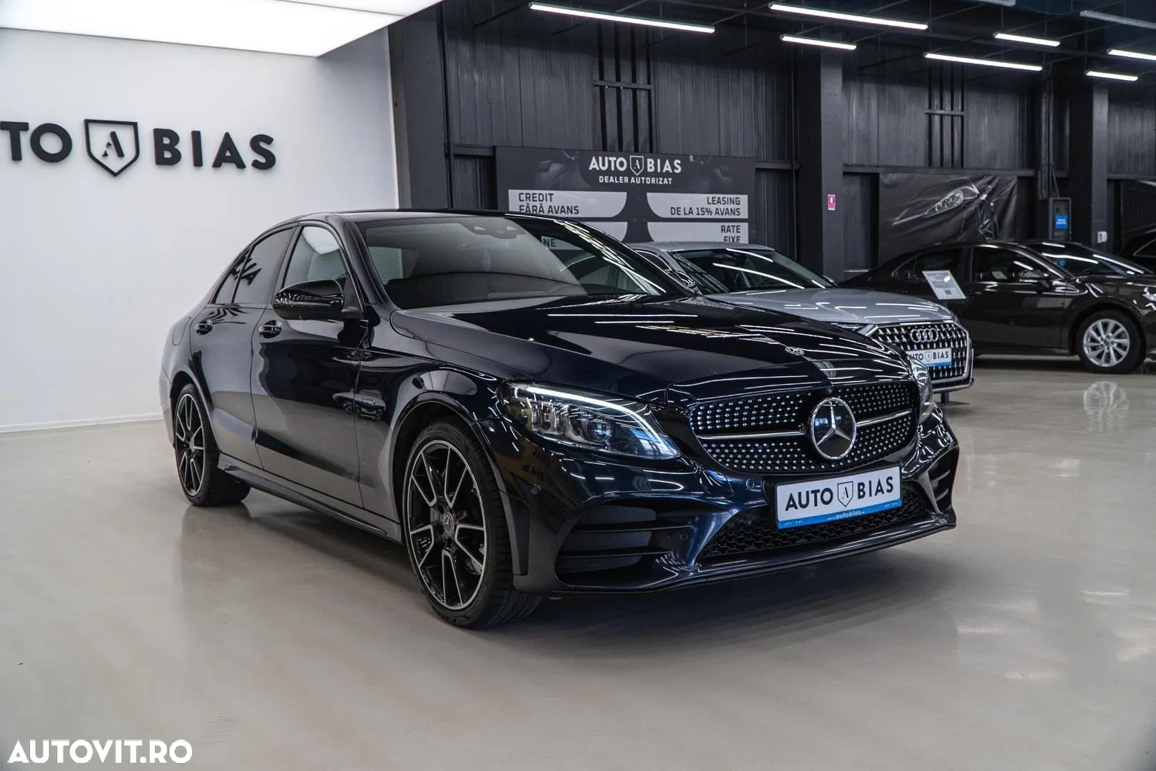 2020 Mercedes-Benz C 300 e 9G-TRONIC AMG Line, photograph 3