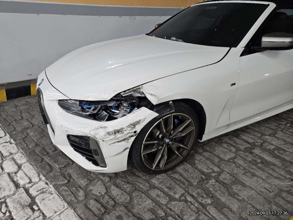 2024 BMW M440i xDrive Convertible, photograph 1