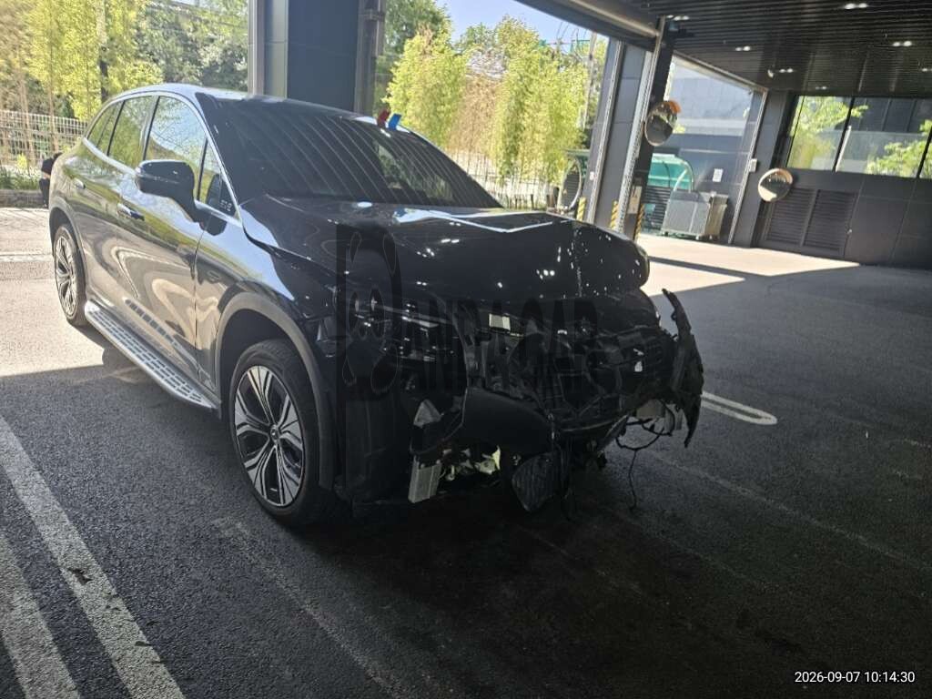 2024 Mercedes-Benz EQE 350 4MATIC SUV, photograph 1