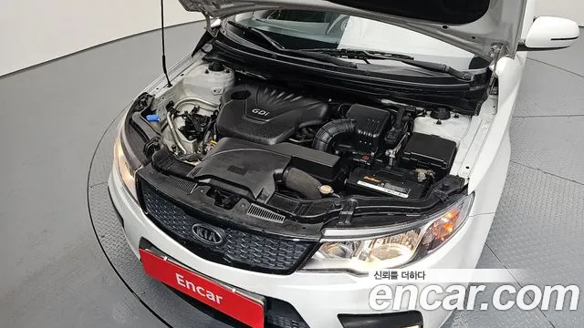 Kia Porte 1.6 GDI Prestige — photo 1 of 20
