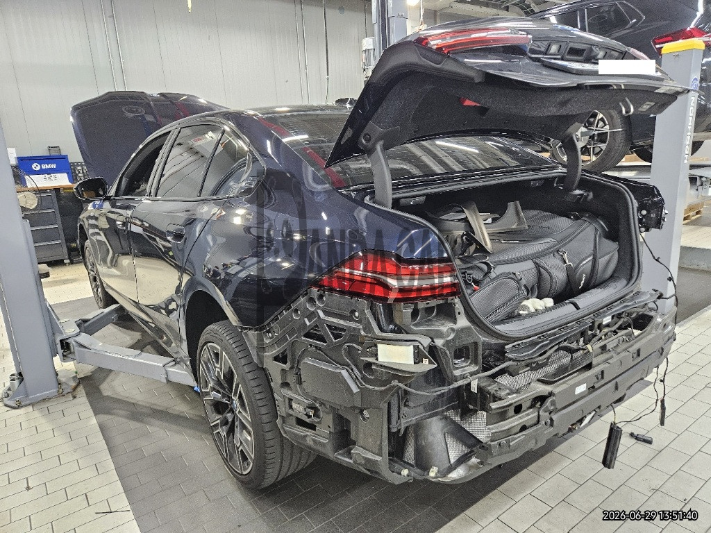 2025 BMW 530e, photograph 4