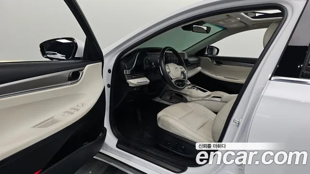 2022 Hyundai Grandeur Le Blanc, photograph 9