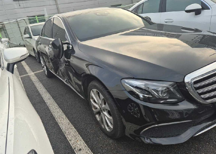 2018 Mercedes-Benz E220 d 4Matic, photograph 5