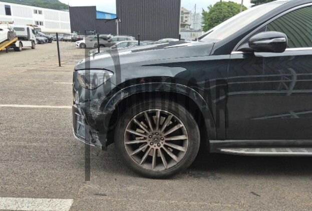 2024 Mercedes-Benz GLE 450 d 4MATIC Coupe, photograph 2