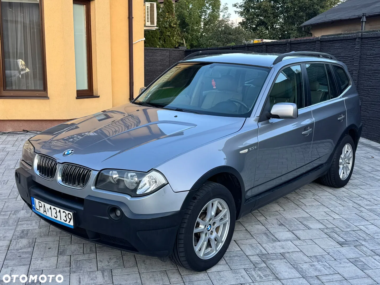 2005 BMW X3, photograph 2