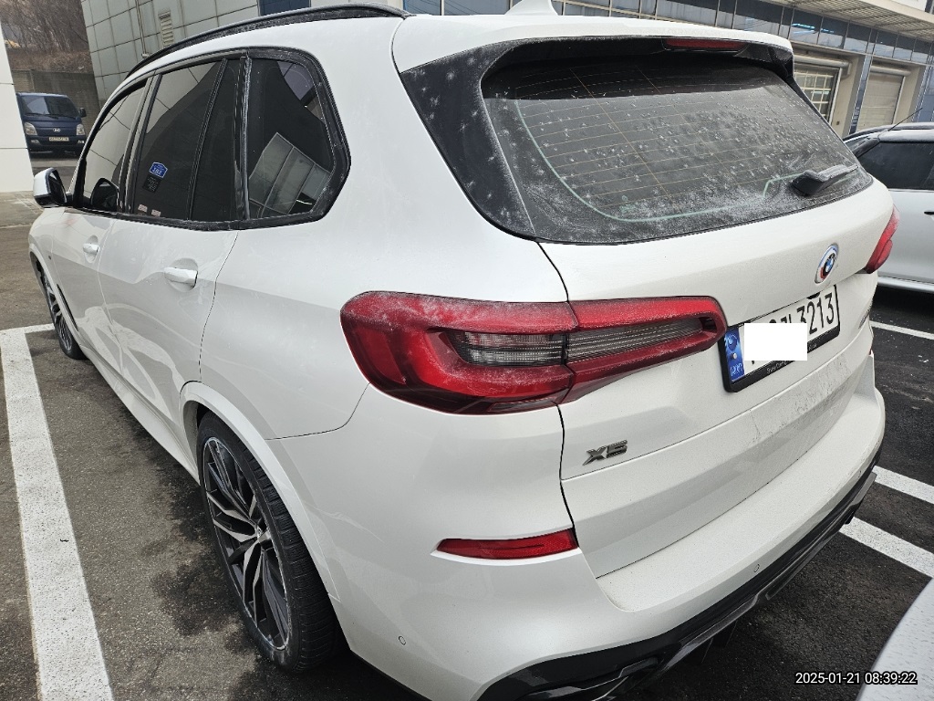 2023 BMW X5 M50i, photograph 2