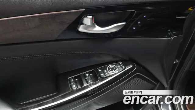 Kia K7 2.5 GDI Noblesse — photo 1 of 34