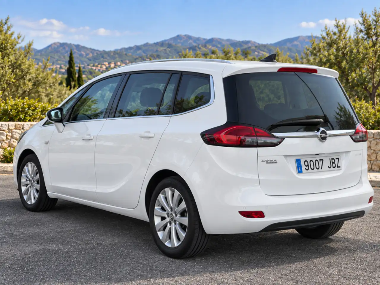 2015 Opel Zafira Tourer 1.6CDTi S/S Excellence 136, photograph 4