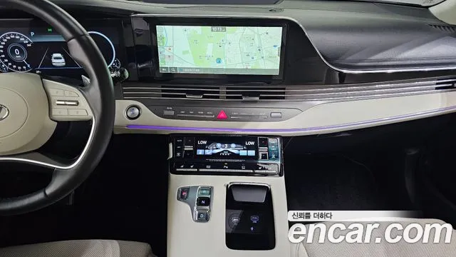 Hyundai Grandeur 2.5 — photo 1 of 32