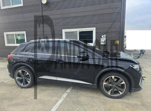 2022 Audi Q4 e-tron 40, photograph 4