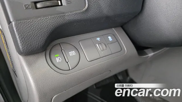 2021 Hyundai Starex Van 3-Seater, photograph 7