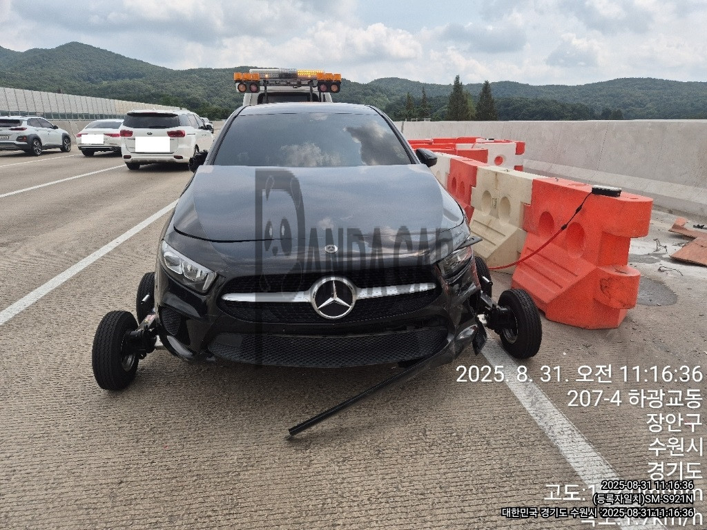 2021 Mercedes-Benz A250 4MATIC, photograph 6