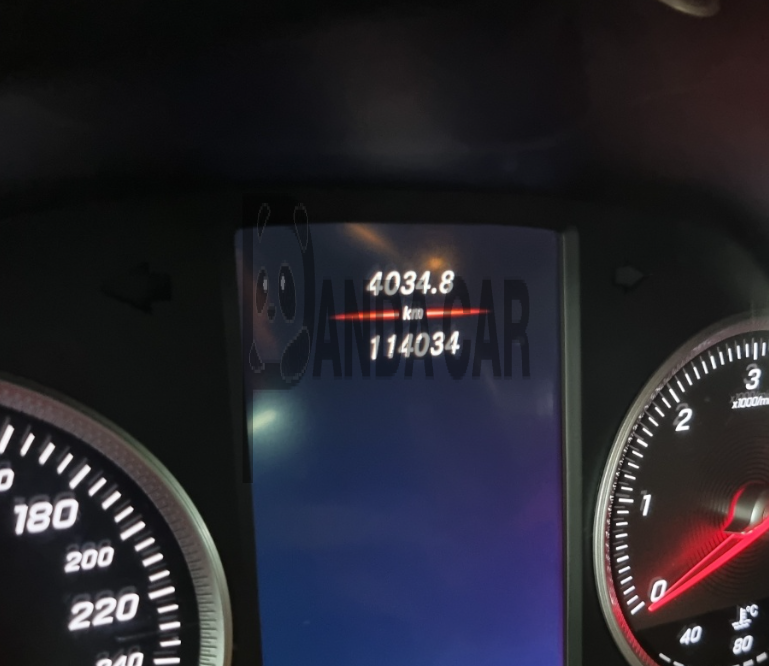 2018 Mercedes-Benz GLC220 d 4Matic, photograph 4