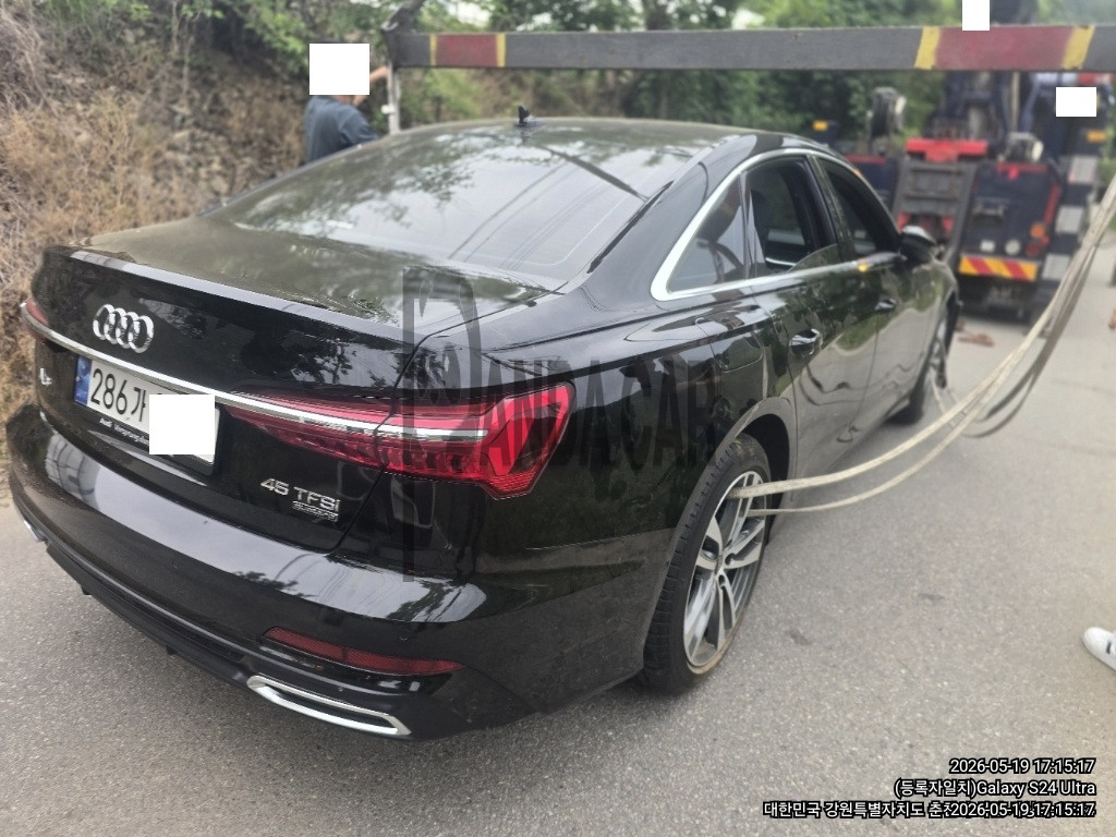 2023 Audi A6 45 TFSI quattro, photograph 3