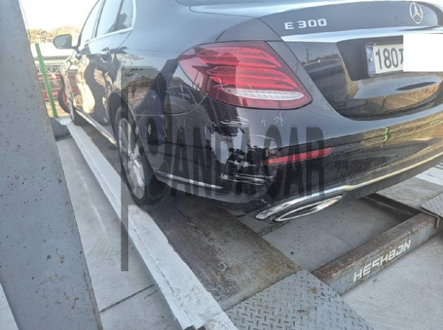 2018 Mercedes-Benz E300, photograph 3