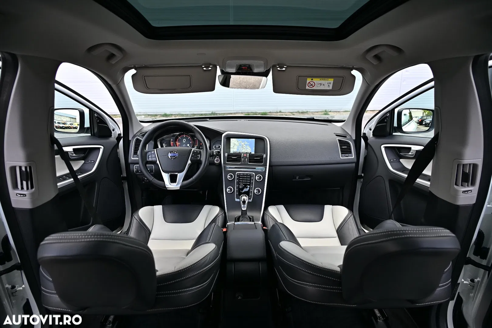 2015 Volvo XC 60 D5 AWD Geartronic Summum, photograph 3