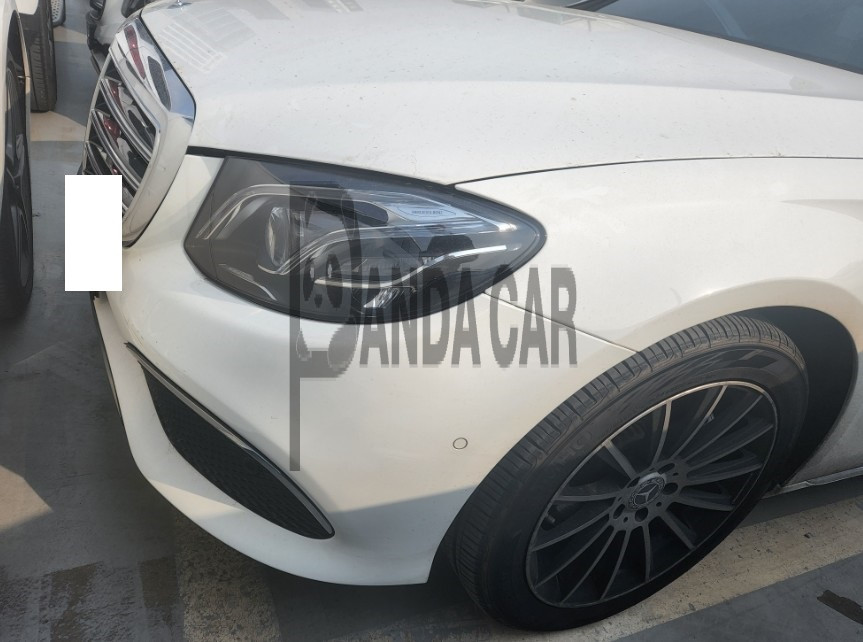 2017 Mercedes-Benz E220 d 4Matic, photograph 1