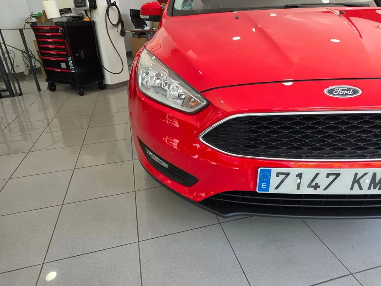 2018 Ford Focus 1.0 Ecoboost Auto-S&S Business 125, photograph 11
