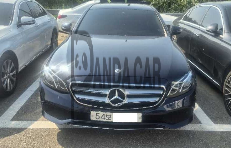 2019 Mercedes-Benz E300, photograph 1
