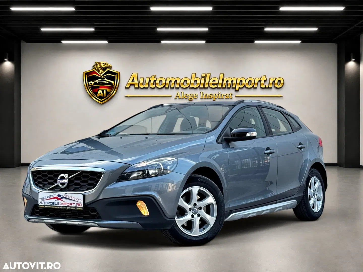Volvo V40 D2 Powershift Momentum — photo 1 of 35