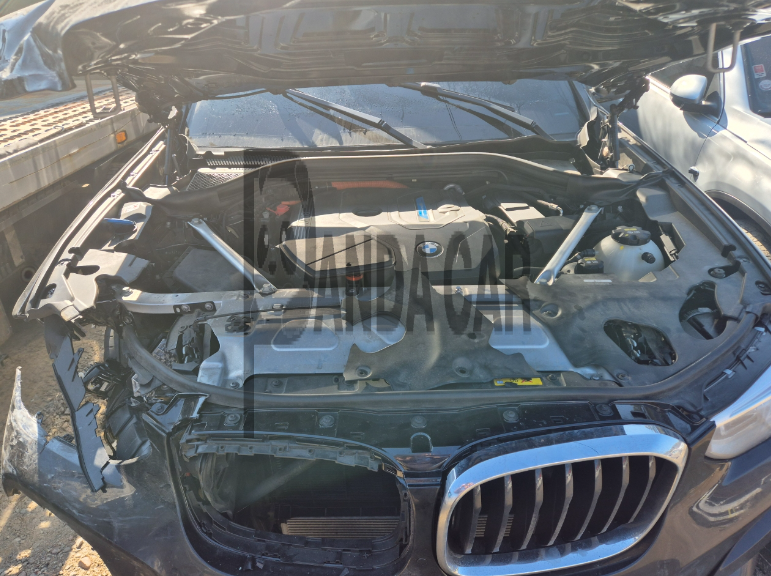 2021 BMW X3 xDrive30e, photograph 3