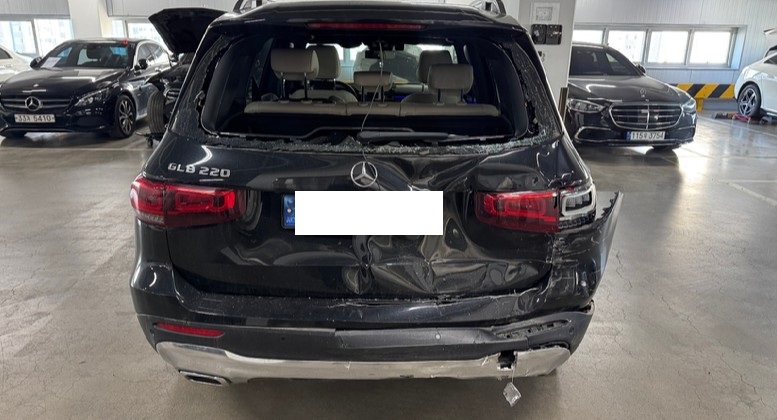 2021 Mercedes-Benz GLB220, photograph 5