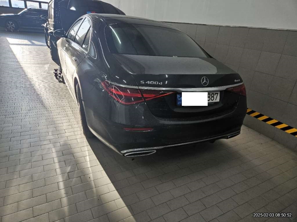 2022 Mercedes-Benz S400 d 4MATIC, photograph 1