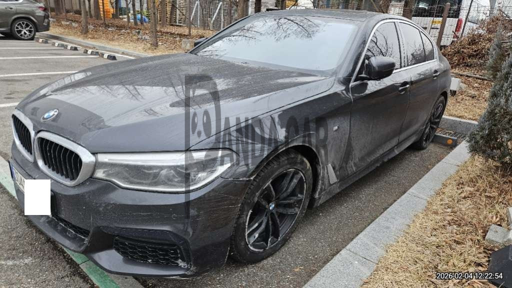 2020 BMW 520i M Sport Package, photograph 3