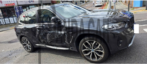 2022 BMW X3 xDrive30e, photograph 1