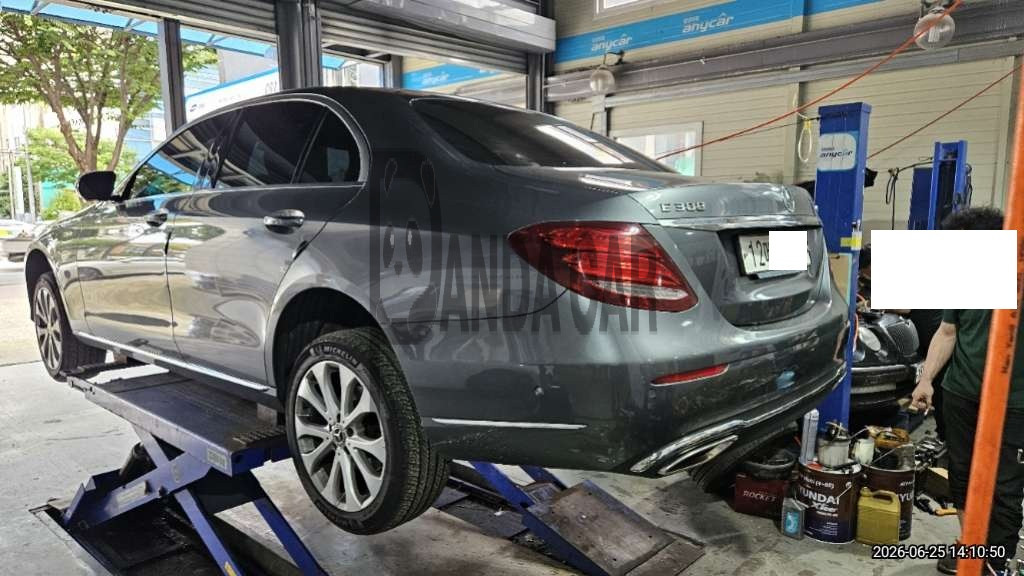 2018 Mercedes-Benz E300 4Matic, photograph 5