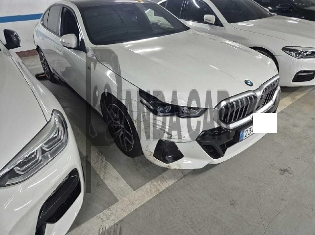 2024 BMW 520i, photograph 1