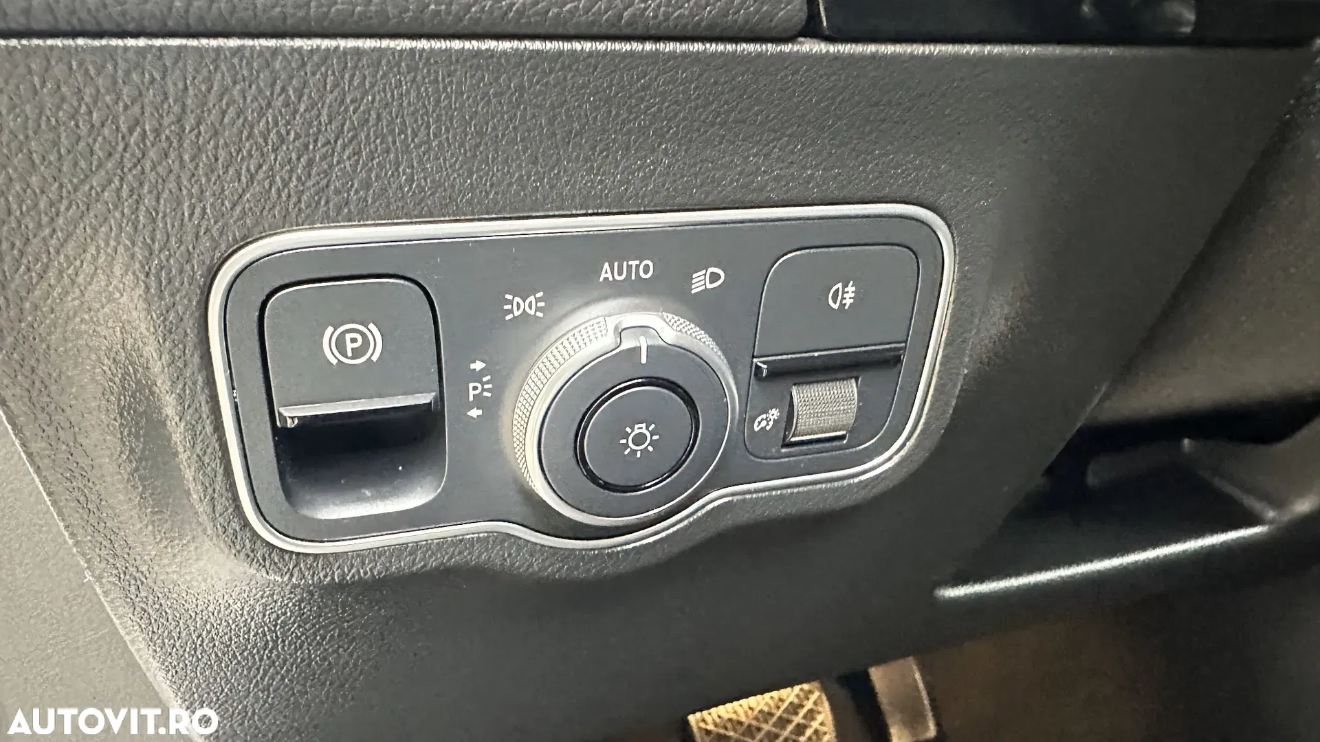 2022 Mercedes-Benz GLA, photograph 11