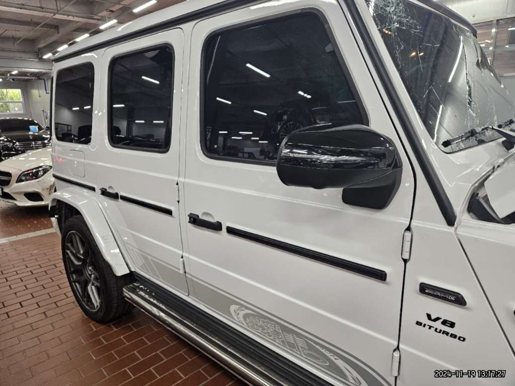 2022 Mercedes-Benz MercedesAMG G63, photograph 2