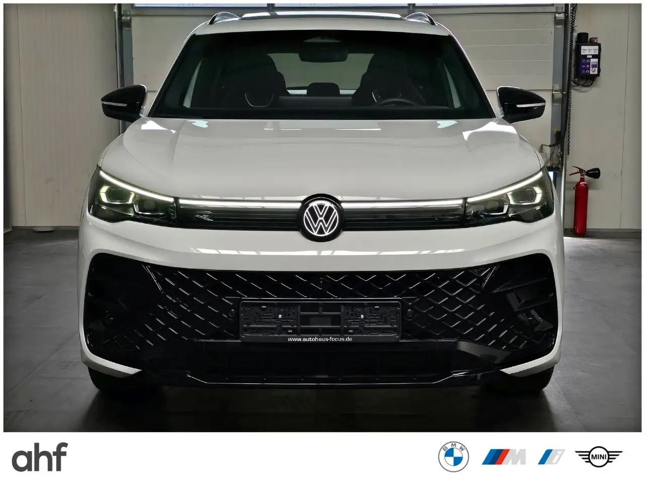 2025 Volkswagen Tiguan 1.5eTSI R-Line PANO AHK ACC IQ H&K HUD 20, photograph 6