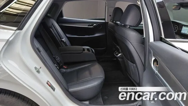 2021 Hyundai Grandeur 2.5, photograph 2