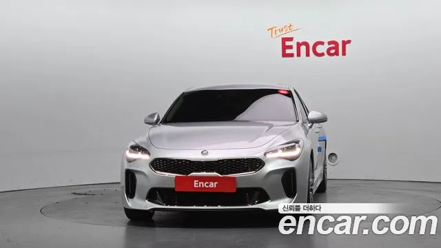 2017 Kia Stinger 2.0 Turbo 2WD, photograph 1