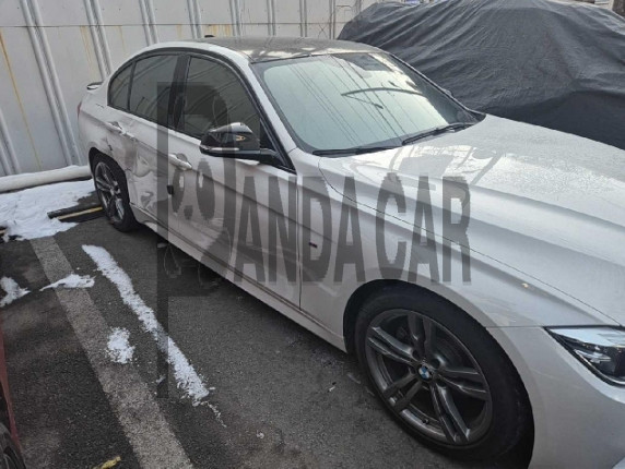 2017 BMW 320i, photograph 3