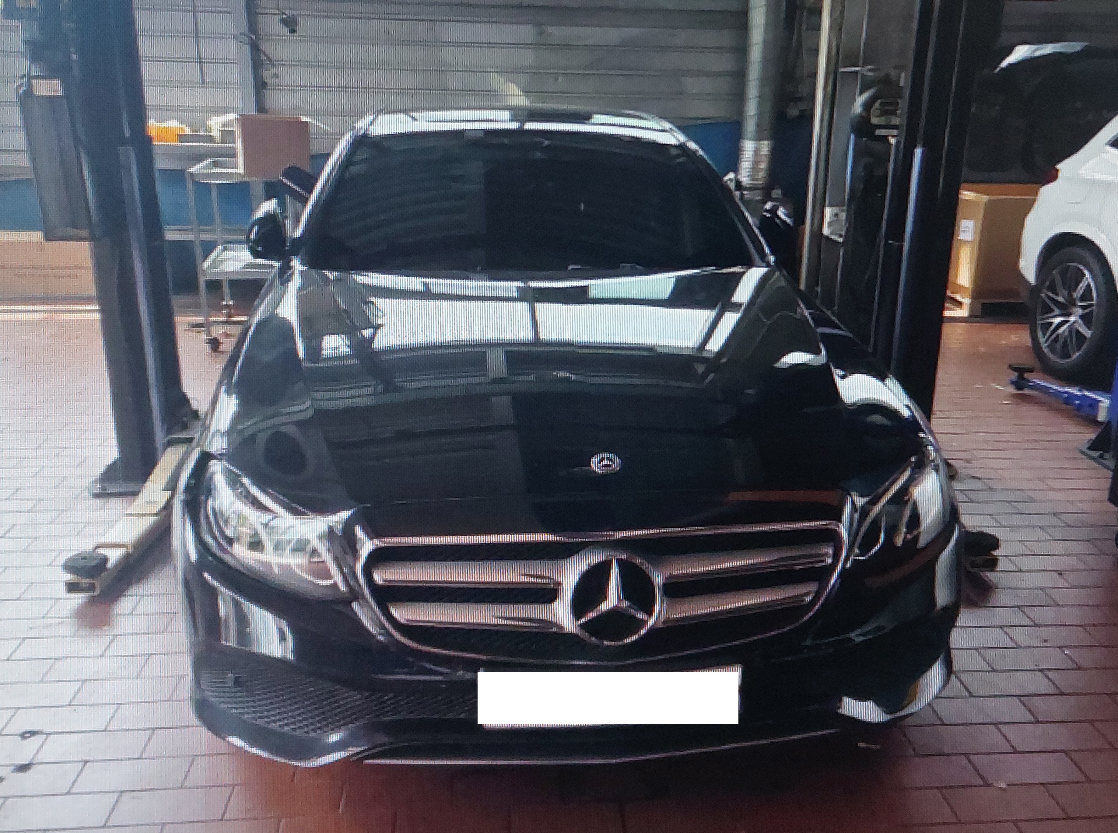 2019 Mercedes-Benz E300, photograph 6