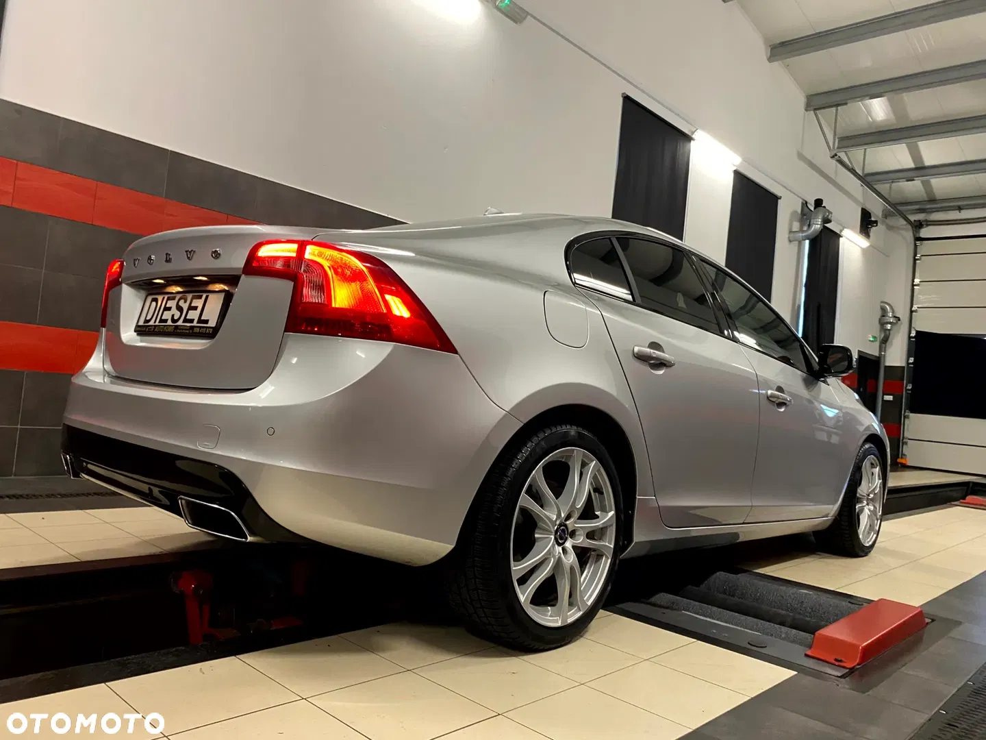 2017 Volvo S60 D4 Drive-E R-Design Momentum, photograph 7