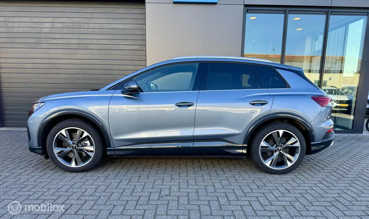 2022 Audi Q4 e-tron 40 S edition 77 kWh Platinum Pack | Matrix LED | A, photograph 3