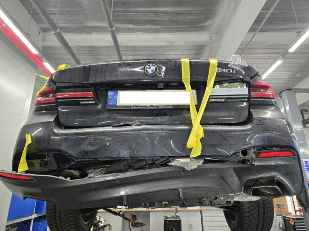 2022 BMW 520i, photograph 1