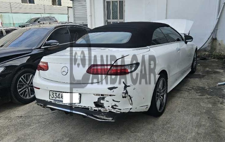 2018 Mercedes-Benz E220 d Cabriolet, photograph 1