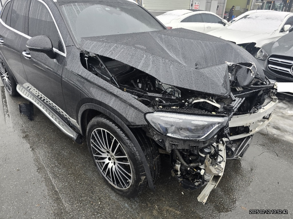 2023 Mercedes-Benz GLC220 d 4MATIC, photograph 4