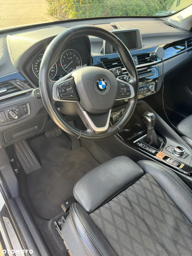 2017 BMW X1 xDrive20i xLine, photograph 12